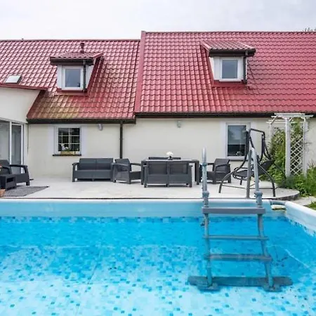 펜션 Comfortable House With A Swimming Pool And Sauna