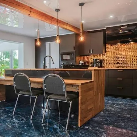 Comfortable House With A Swimming Pool And Sauna 펜션