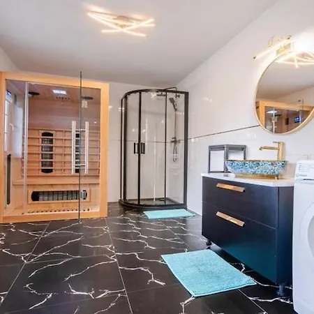 Comfortable House With A Swimming Pool And Sauna 펜션 Krzemienna (West Pomeranian)
