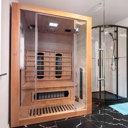 펜션 Comfortable House With A Swimming Pool And Sauna *