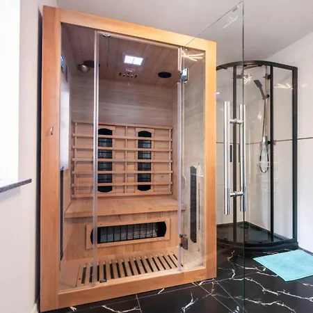 Comfortable House With A Swimming Pool And Sauna 펜션 Krzemienna (West Pomeranian)