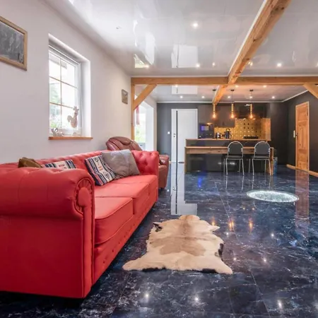 펜션 Comfortable House With A Swimming Pool And Sauna *