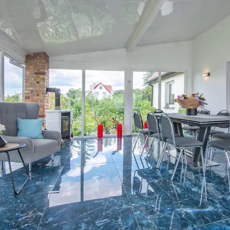 Comfortable House With A Swimming Pool And Sauna 펜션 Krzemienna (West Pomeranian)